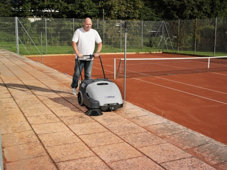 Подметальная машина Nilfisk SW 750