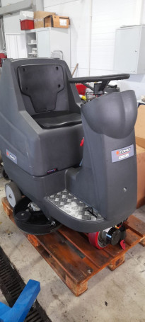 Поломоечная машина Comet CRS 75BT (Б/У, 175Ач) (9070000300-бу)