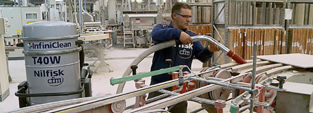 Пылесос промышленный Nilfisk T40W L100 FM