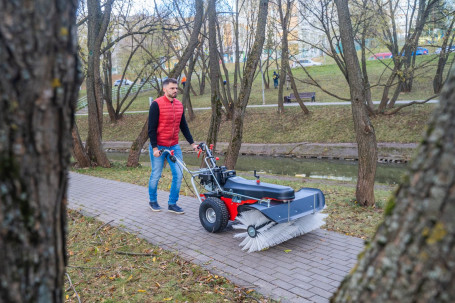 Подметальная машина Limpar 104 PRO Honda