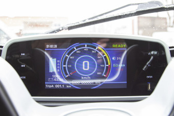 Трицикл электрический Rutrike Кабина (белый)