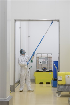 Ручка телескопическая Vikan (d32мм, желтый, подв. воды)