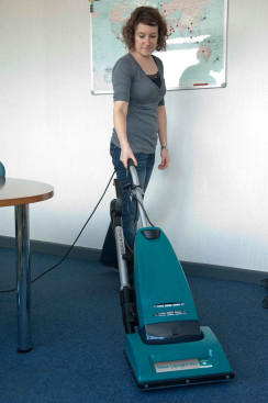 Пылесос щеточный Truvox Upright